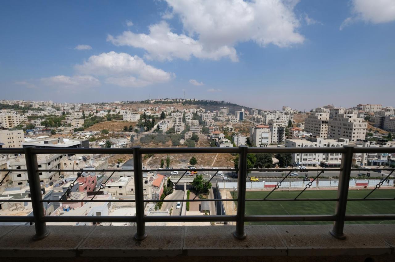 Red Crescent Guesthouse Ramallah Esterno foto
